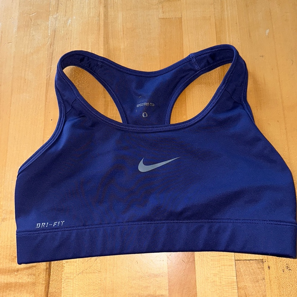 Nike woman, small purple, sports bra, dry fit